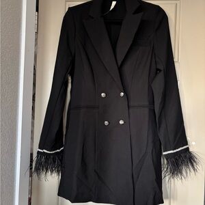 Chic Black Double-Breasted Women's Blazer with Feathered Cuffs super cute medium